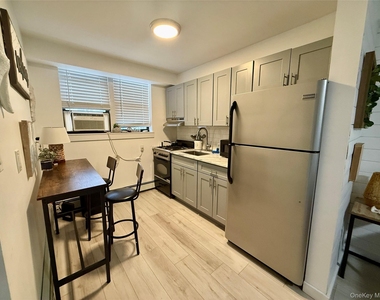 65 W Broadway - Photo Thumbnail 8