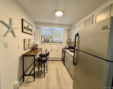 65 W Broadway - Photo Thumbnail 7