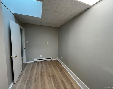 201 Main Street - Photo Thumbnail 10