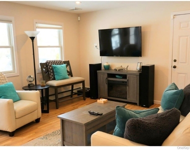 38 Woodridge Road - Photo Thumbnail 3