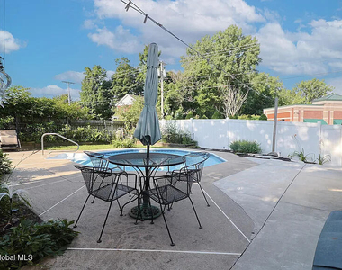 218 Washington Street - Photo Thumbnail 6