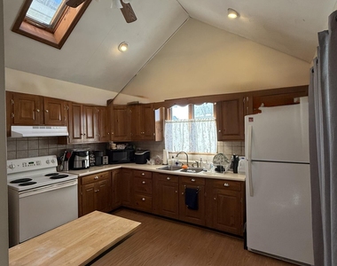 120 Van Dam Street - Photo Thumbnail 5