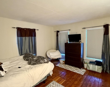 120 Van Dam Street - Photo Thumbnail 7