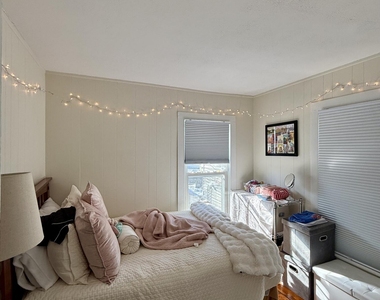 120 Van Dam Street - Photo Thumbnail 6