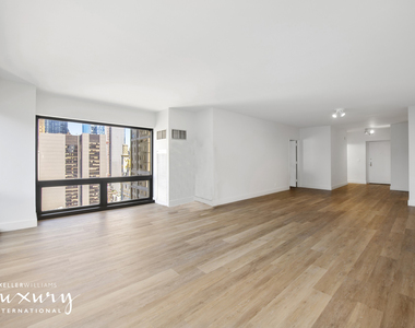 721 Fifth Avenue - Photo Thumbnail 5
