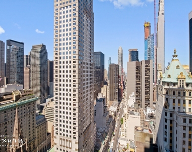 721 Fifth Avenue - Photo Thumbnail 4