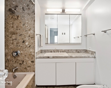 721 Fifth Avenue - Photo Thumbnail 11