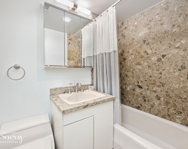 721 Fifth Avenue - Photo Thumbnail 12