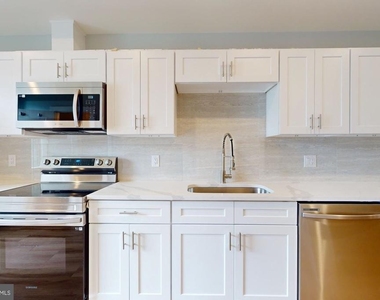 2640 N Jessup Street - Photo Thumbnail 4