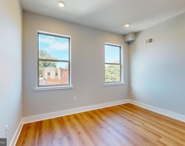 2640 N Jessup Street - Photo Thumbnail 7
