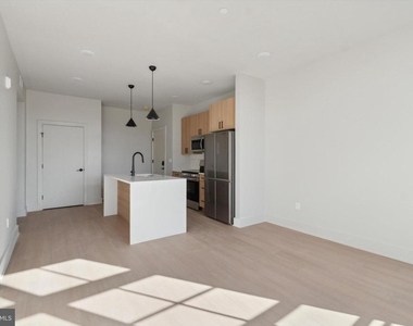 5521 Wayne Avenue - Photo Thumbnail 10