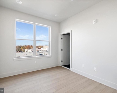 5521 Wayne Avenue - Photo Thumbnail 14