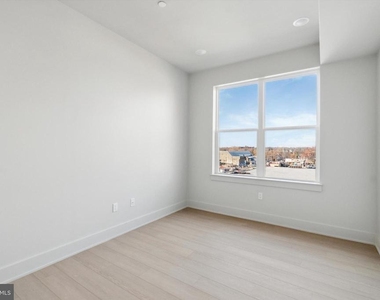 5521 Wayne Avenue - Photo Thumbnail 16