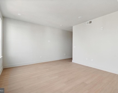 5521 Wayne Avenue - Photo Thumbnail 20