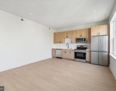 5521 Wayne Avenue - Photo Thumbnail 3