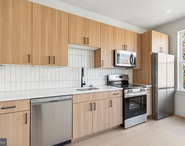 5521 Wayne Avenue - Photo Thumbnail 7