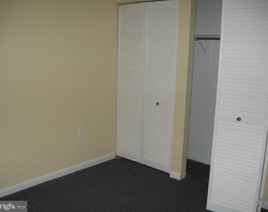 1048 South Street - Photo Thumbnail 4