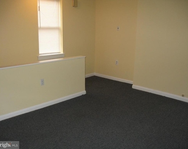 1048 South Street - Photo Thumbnail 6
