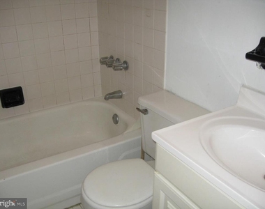 1048 South Street - Photo Thumbnail 5