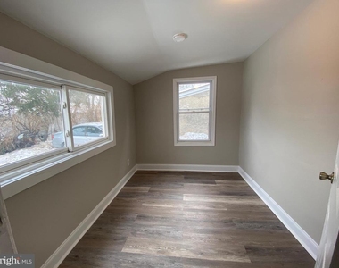 220 Pearl Street - Photo Thumbnail 8