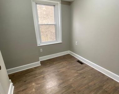 220 Pearl Street - Photo Thumbnail 12