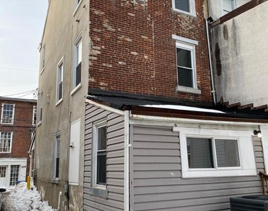 220 Pearl Street - Photo Thumbnail 2