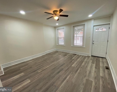 220 Pearl Street - Photo Thumbnail 4