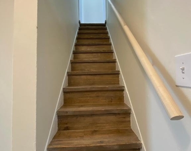 220 Pearl Street - Photo Thumbnail 15