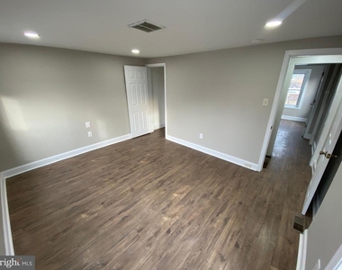 220 Pearl Street - Photo Thumbnail 17