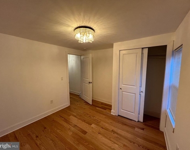220 Lakeview Avenue - Photo Thumbnail 4