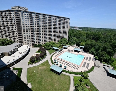 5225 Pooks Hill Road - Photo Thumbnail 7