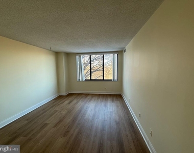 5225 Pooks Hill Road - Photo Thumbnail 3