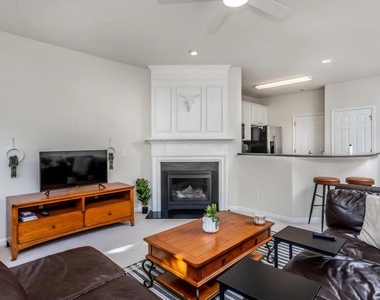 7031 Racine Way - Photo Thumbnail 9