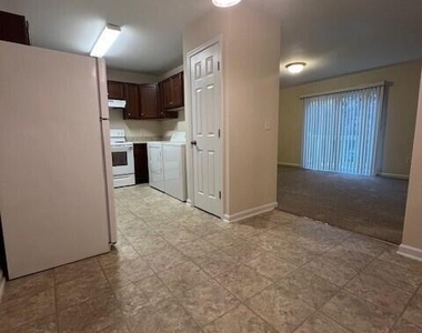 203 E Ransom Street - Photo Thumbnail 2