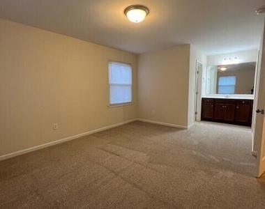 203 E Ransom Street - Photo Thumbnail 5
