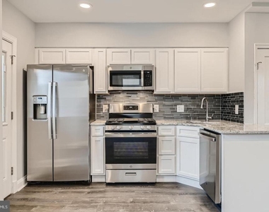 4429 Newport Avenue - Photo Thumbnail 11