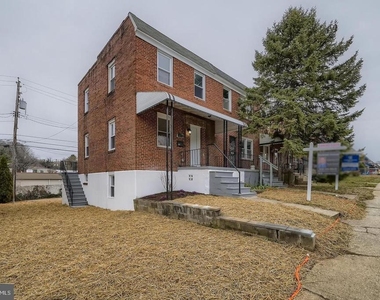 4429 Newport Avenue - Photo Thumbnail 2