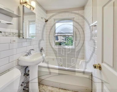 822 Seward Street - Photo Thumbnail 2