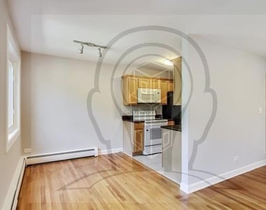 822 Seward Street - Photo Thumbnail 13