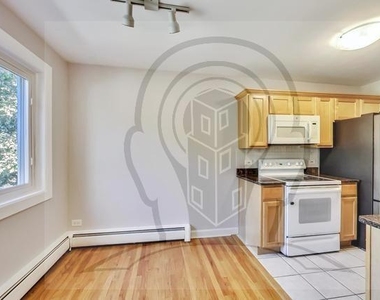 822 Seward Street - Photo Thumbnail 12