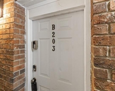 500 Umstead Drive - Photo Thumbnail 15