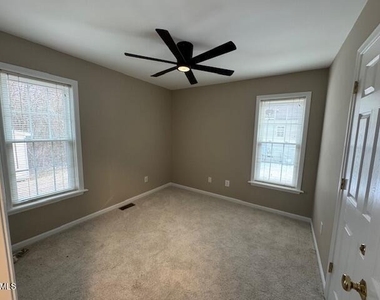 6904 Fox Haven Place - Photo Thumbnail 12