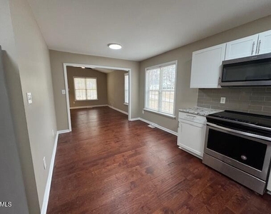 6904 Fox Haven Place - Photo Thumbnail 5