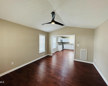 6904 Fox Haven Place - Photo Thumbnail 2