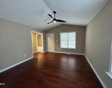 6904 Fox Haven Place - Photo Thumbnail 2