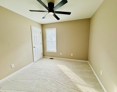 6904 Fox Haven Place - Photo Thumbnail 10
