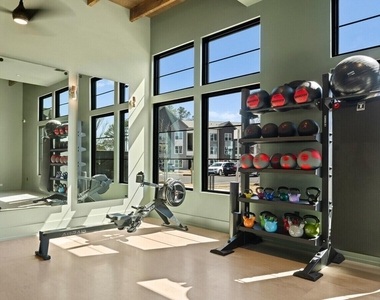 3901 Capital Hills Drive - Photo Thumbnail 5