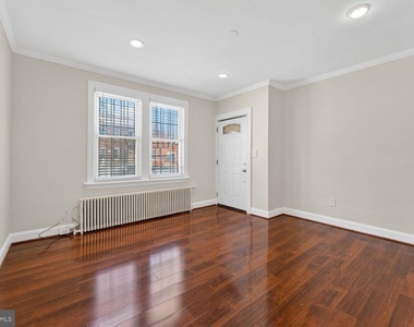1618 18th Street Se - Photo Thumbnail 6