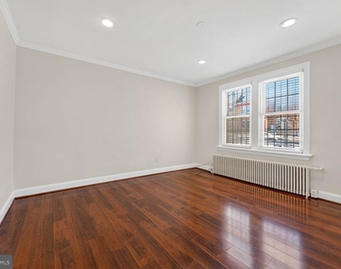 1618 18th Street Se - Photo Thumbnail 5