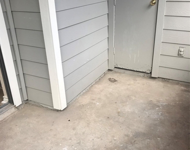 12166 Metric Blvd - Photo Thumbnail 10
